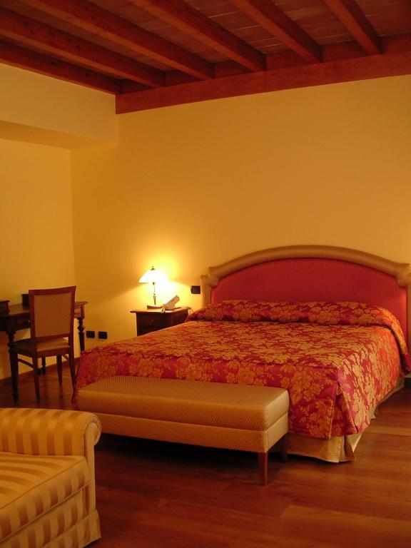 La Locanda Del Melograno Moncalvo Chambre photo